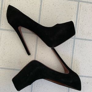 BOUTIQUE 9 SUEDE BLACK PUMPS